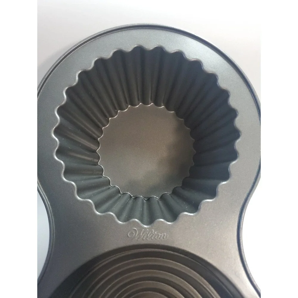 Wilton Giant Cupcake Pan‎ Large Two Tiered 3D Jumbo Smash Cake Mold Nonstick
